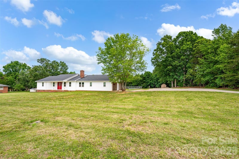 581 Barry Oak Rd, Statesville, NC 28625