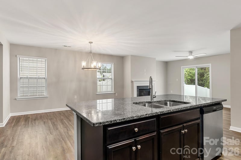 637 Nannyberry Ln, Concord, NC 28025