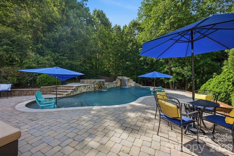 2530 Shady Reach Ln, Charlotte, NC 28214