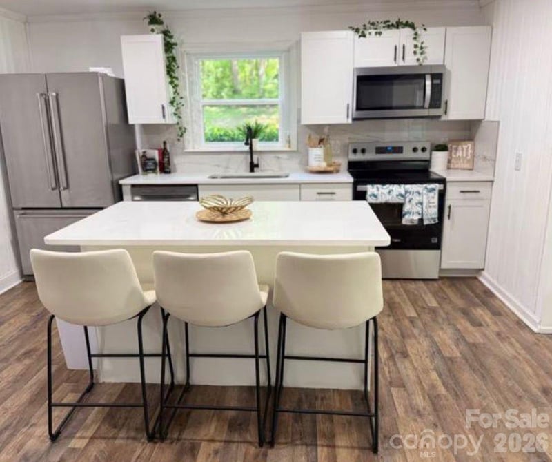 123 Riverside Dr, Mount Holly, NC 28120