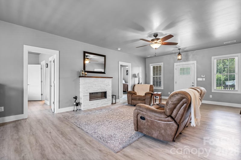 1100 Rainbow Dr, Mount Holly, NC 28120