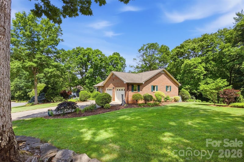 232 Westwood Dr, Morganton, NC 28655