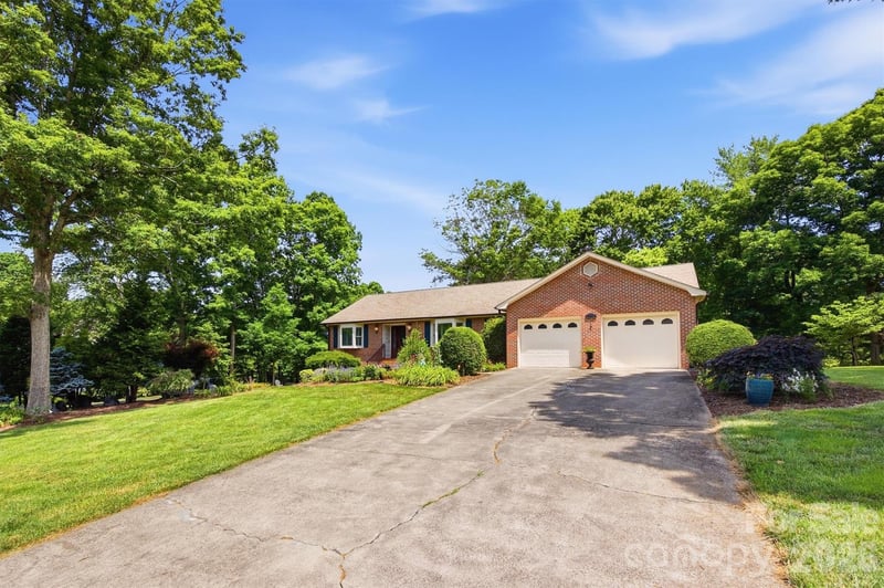 232 Westwood Dr, Morganton, NC 28655