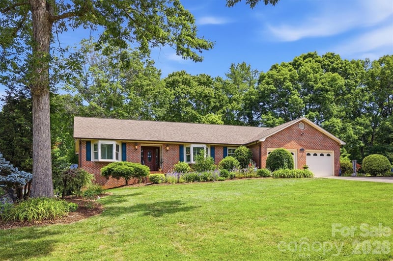 232 Westwood Dr, Morganton, NC 28655