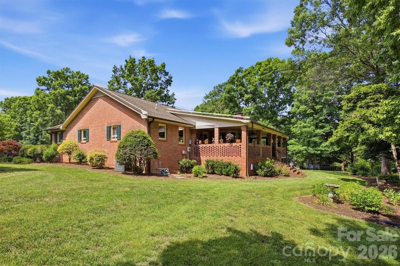 232 Westwood Dr, Morganton, NC 28655