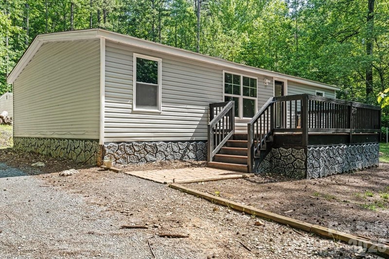 5223 Antler Dr, Iron Station, NC 28080
