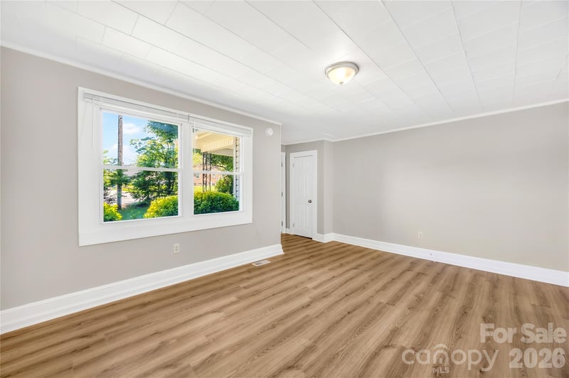 3635 2nd Ave, Hickory, NC 28602