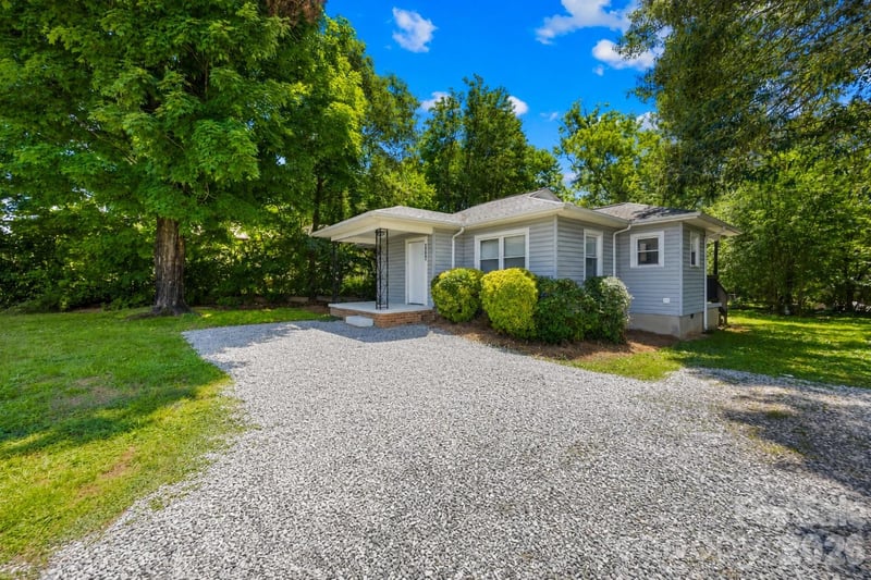 3635 2nd Ave, Hickory, NC 28602