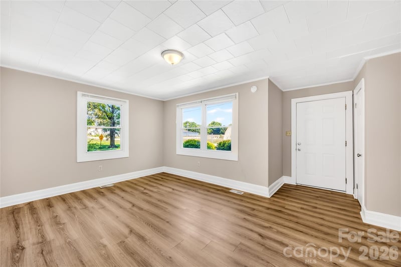 3635 2nd Ave, Hickory, NC 28602