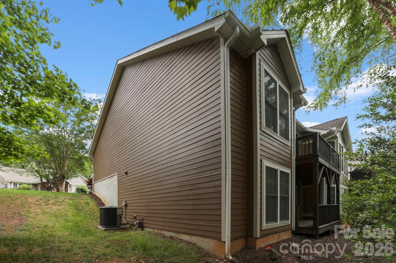 15 Kaylor Dr, Arden, NC 28704