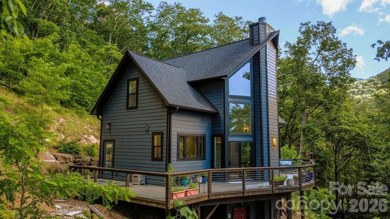 338 Fairview Forest Dr, Fairview, NC 28730