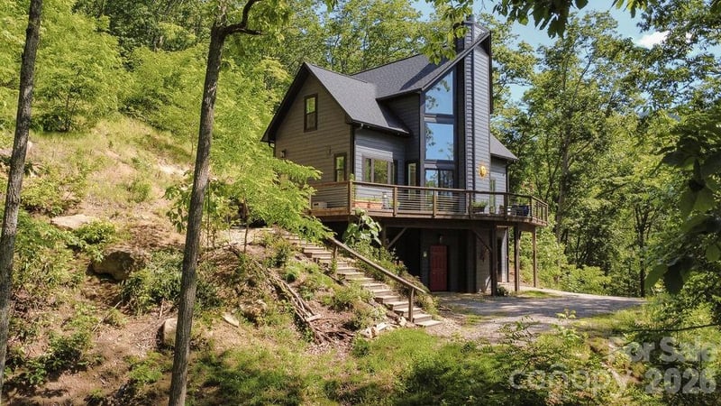 338 Fairview Forest Dr, Fairview, NC 28730