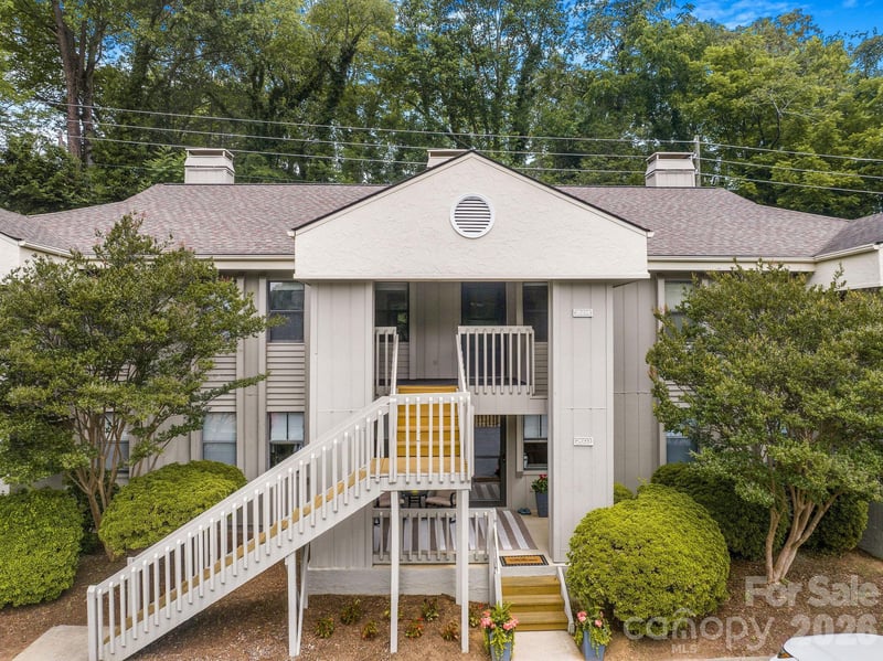 2604 Vineyard Blvd, Asheville, NC 28805
