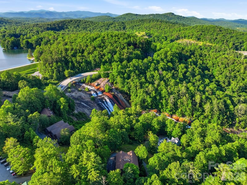 30 Lower Tanglewood Rd #2, Lake Toxaway, NC 28747