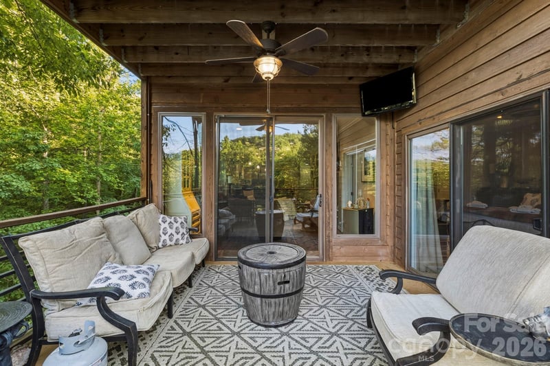 30 Lower Tanglewood Rd #2, Lake Toxaway, NC 28747