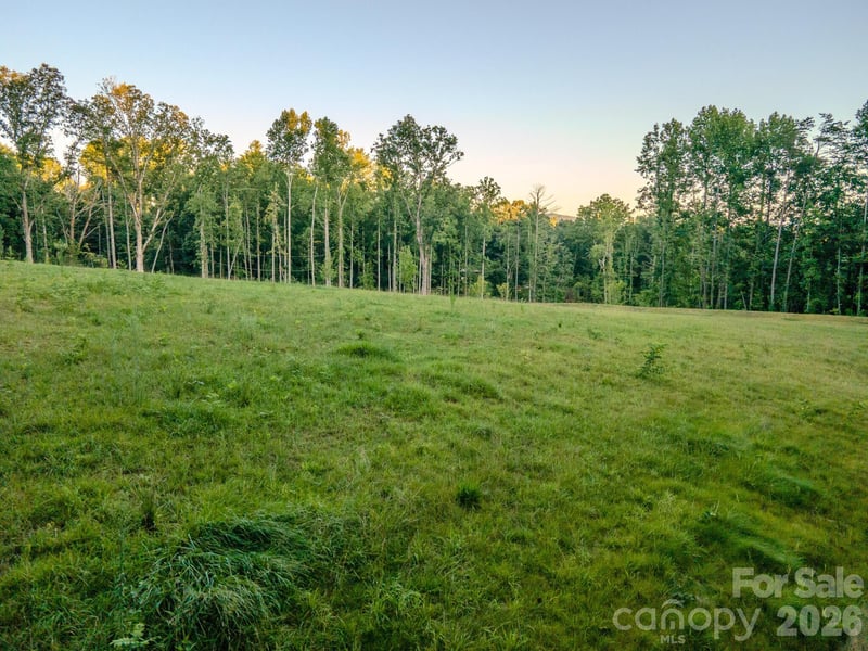416 Irvine Dr, Fairview, NC 28730