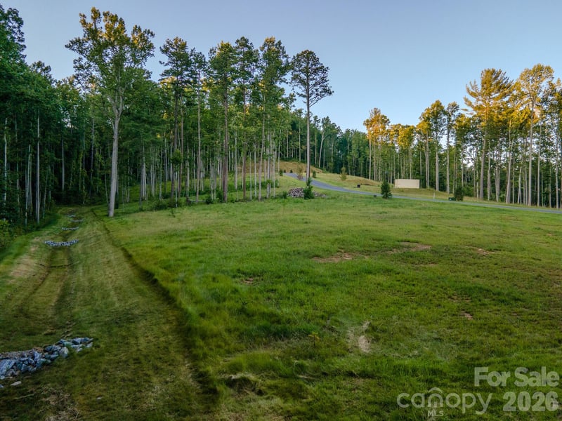 416 Irvine Dr, Fairview, NC 28730
