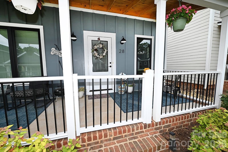 28 Cottage Ct, Granite Falls, NC 28630
