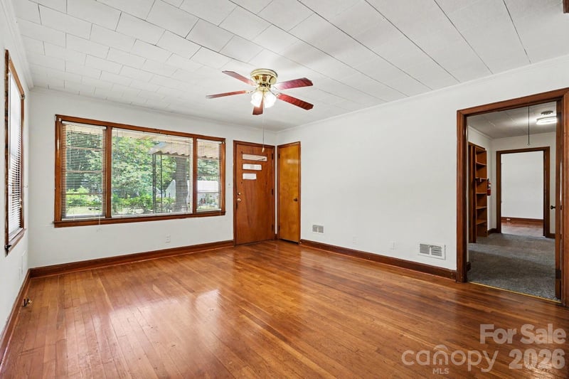 211 White St, Gastonia, NC 28052