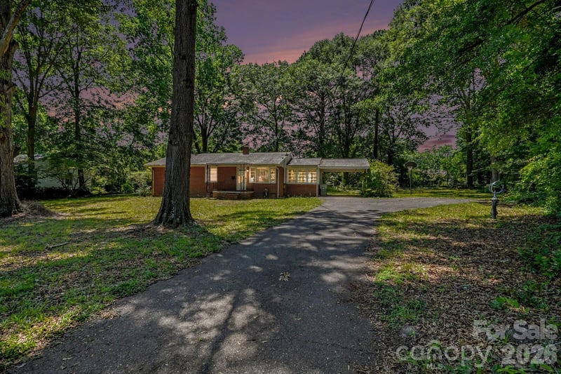 211 White St, Gastonia, NC 28052