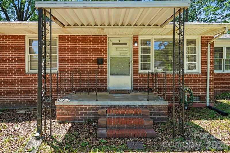 211 White St, Gastonia, NC 28052