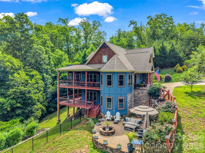 334 Willow Top Ln, Lake Lure, NC 28746