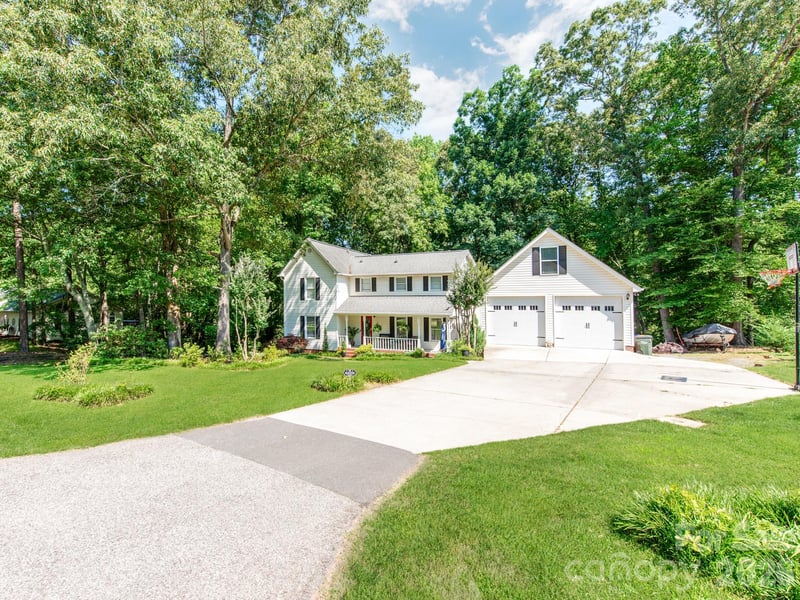1530 Woodcroft Dr, Fort Mill, SC 29708
