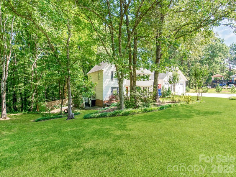 1530 Woodcroft Dr, Fort Mill, SC 29708