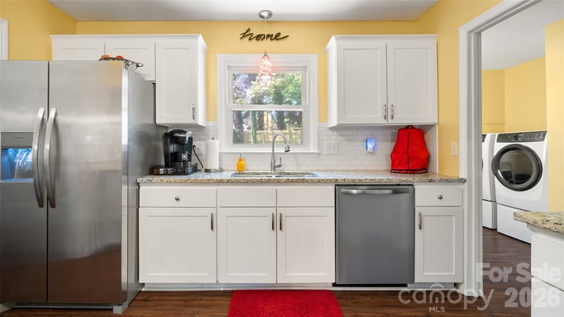 9126 Essen Ln, Charlotte, NC 28210