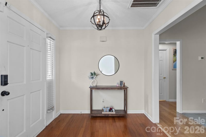 8704 Hornwood Ct, Charlotte, NC 28215