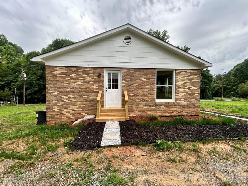 400 Ponderosa Rd #14, Stanley, NC 28164