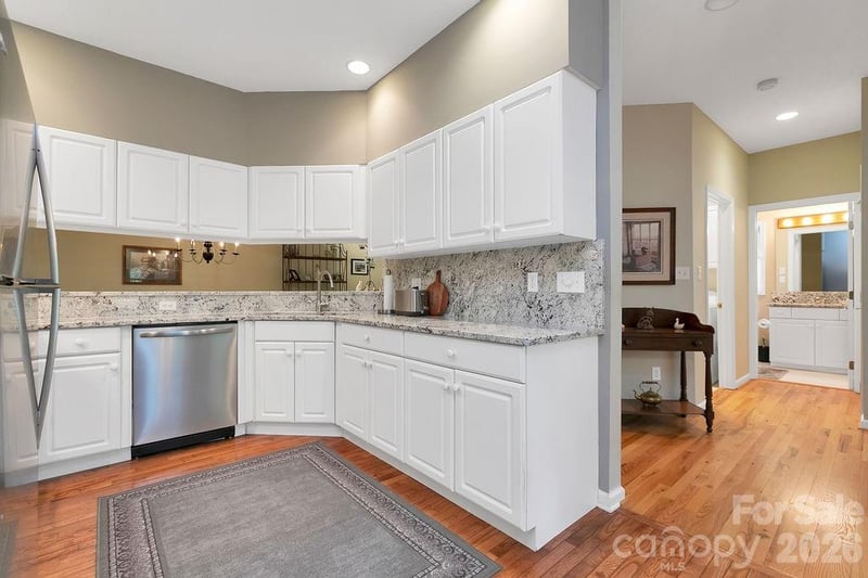 61 Autumn Glen Ct, Brevard, NC 28712