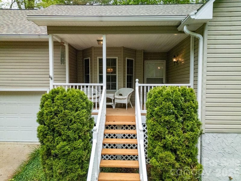 61 Autumn Glen Ct, Brevard, NC 28712