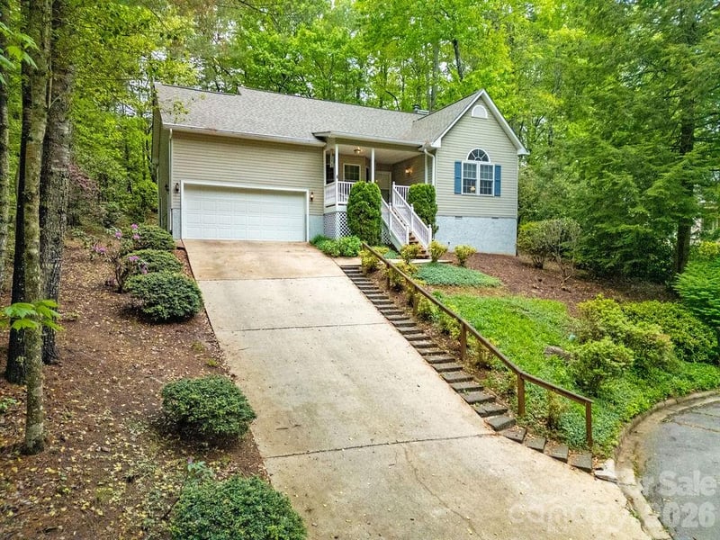 61 Autumn Glen Ct, Brevard, NC 28712