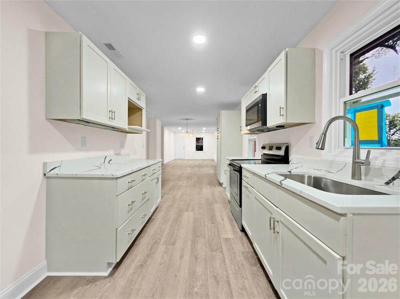 218 Palmer St, Lenoir, NC 28645