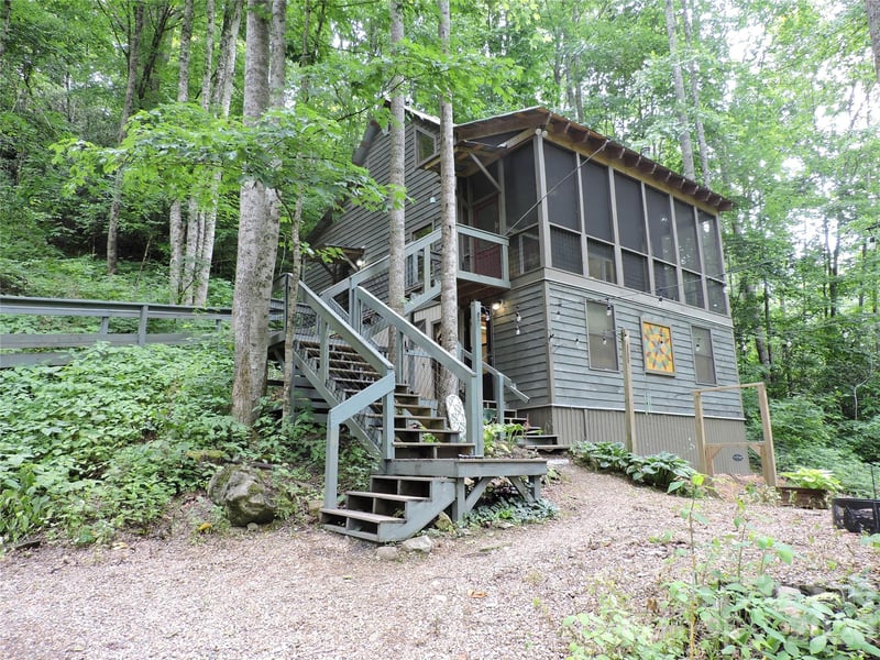 963 Melton Branch Rd, Bakersville, NC 28705