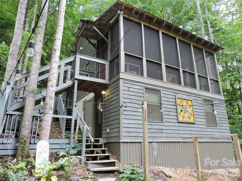 963 Melton Branch Rd, Bakersville, NC 28705