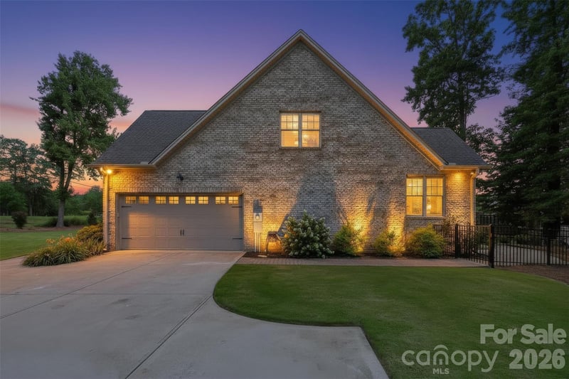 1005 Point Rd, Belmont, NC 28012