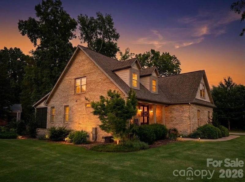 1005 Point Rd, Belmont, NC 28012