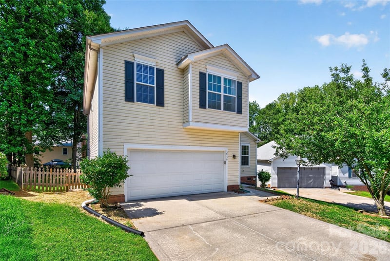 2539 Thornfield Rd, Charlotte, NC 28273