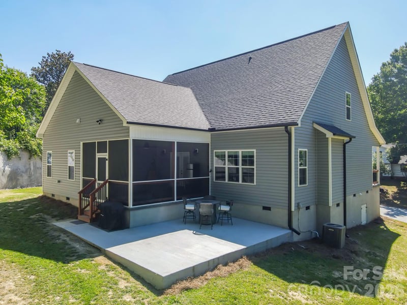 413 Lakewood Dr, Lexington, NC 27292