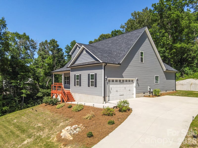413 Lakewood Dr, Lexington, NC 27292
