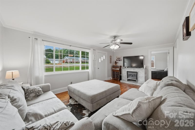 3526 16th St, Hickory, NC 28601