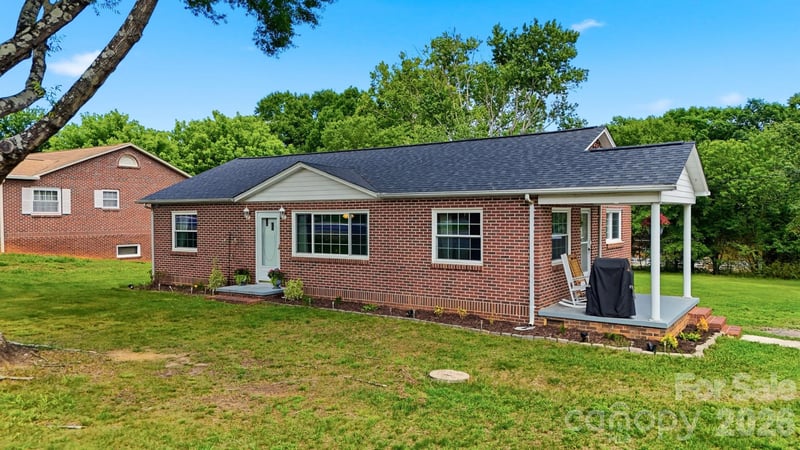 3526 16th St, Hickory, NC 28601