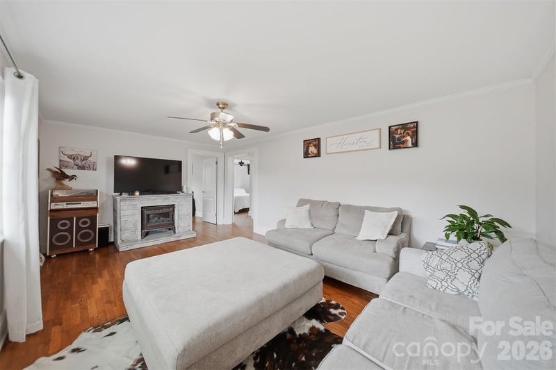 3526 16th St, Hickory, NC 28601