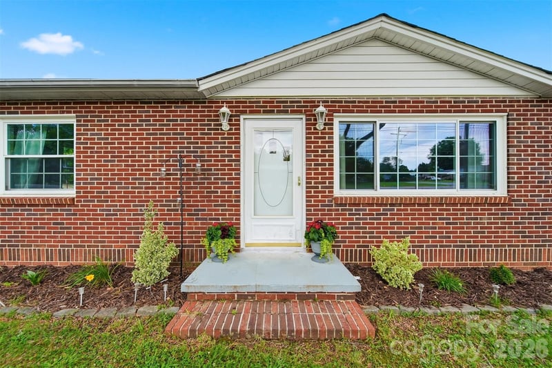 3526 16th St, Hickory, NC 28601