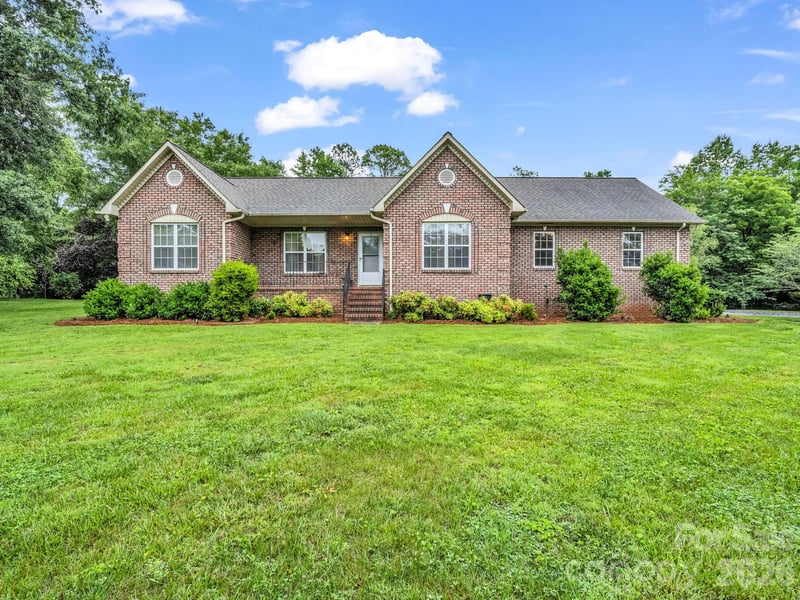 153 Rosey Ln, Rutherfordton, NC 28139