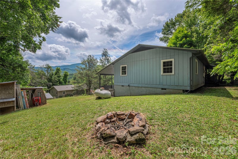 31 Granite Ln, Waynesville, NC 28786
