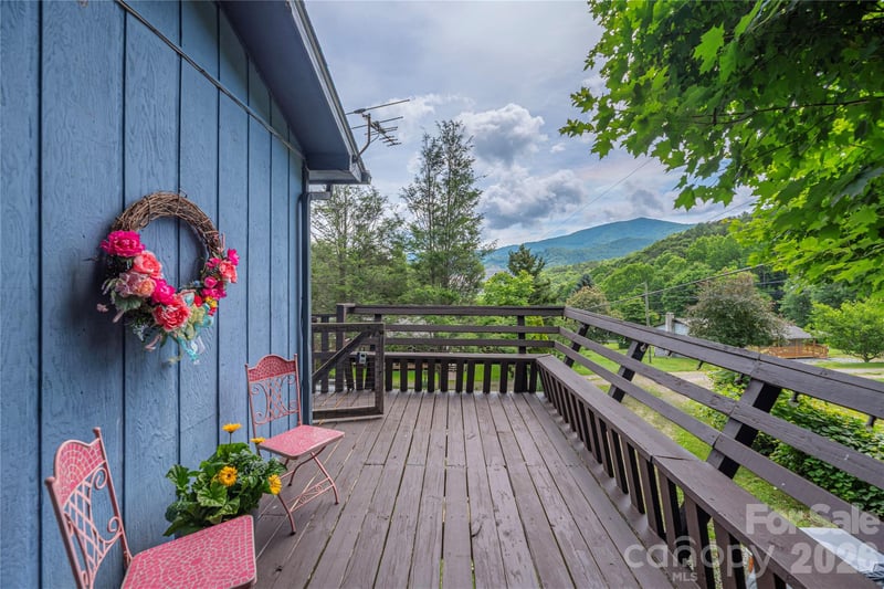 31 Granite Ln, Waynesville, NC 28786