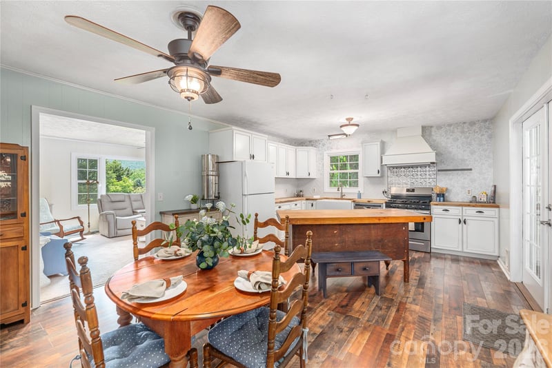 31 Granite Ln, Waynesville, NC 28786